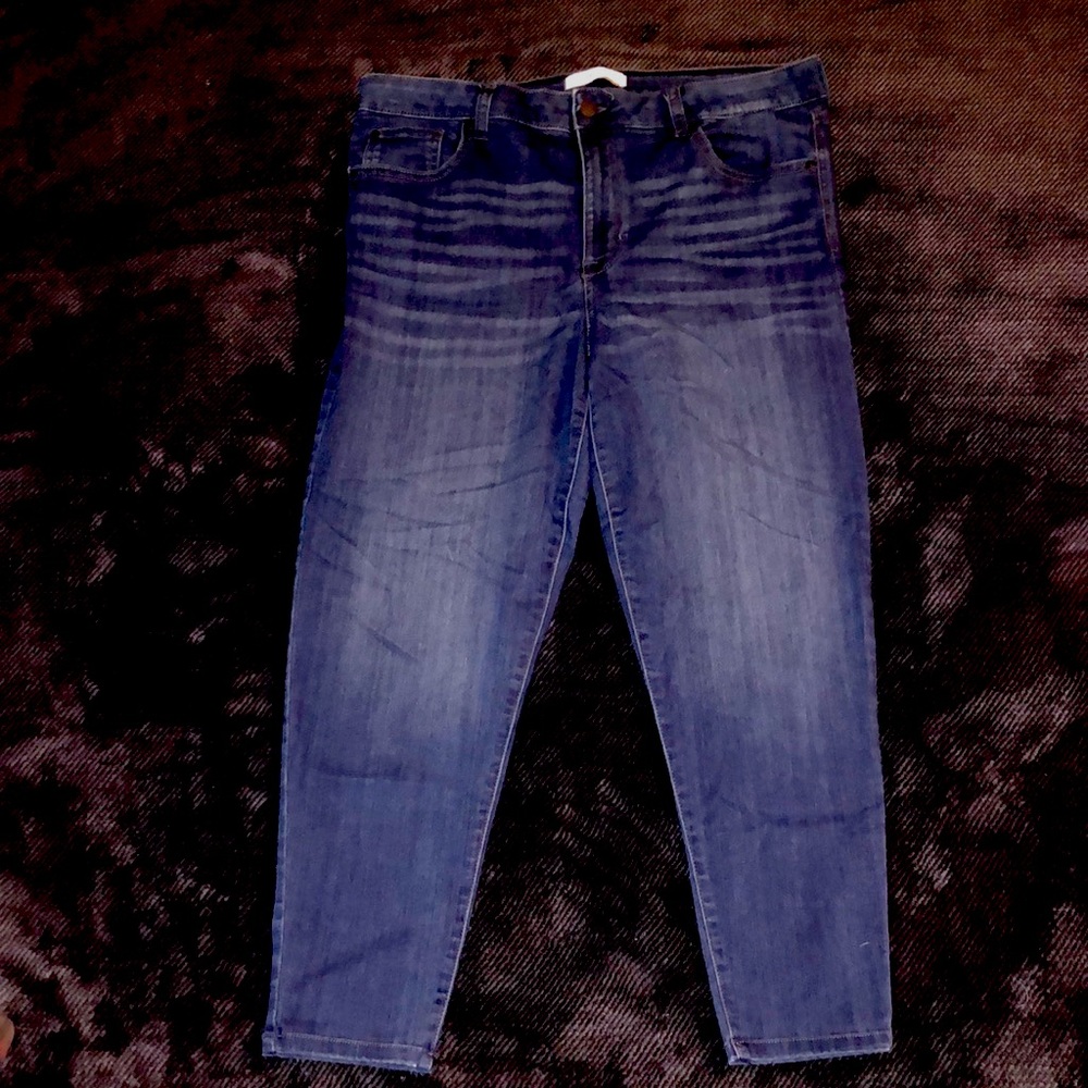 Dark blue stretchy jeans